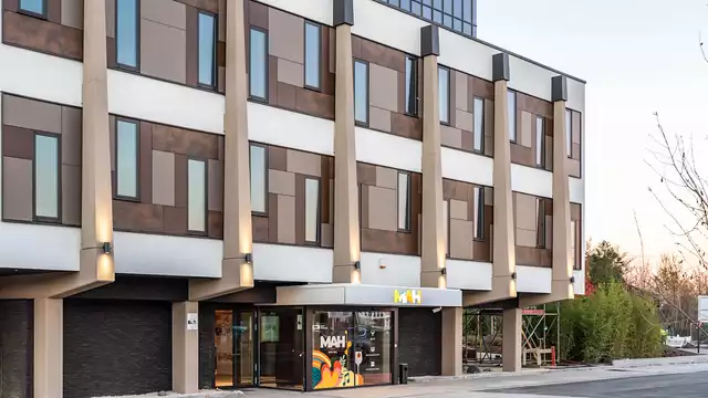 Disfruta en este hotel de diseño a dos pasos de Mons con el desayuno incluido