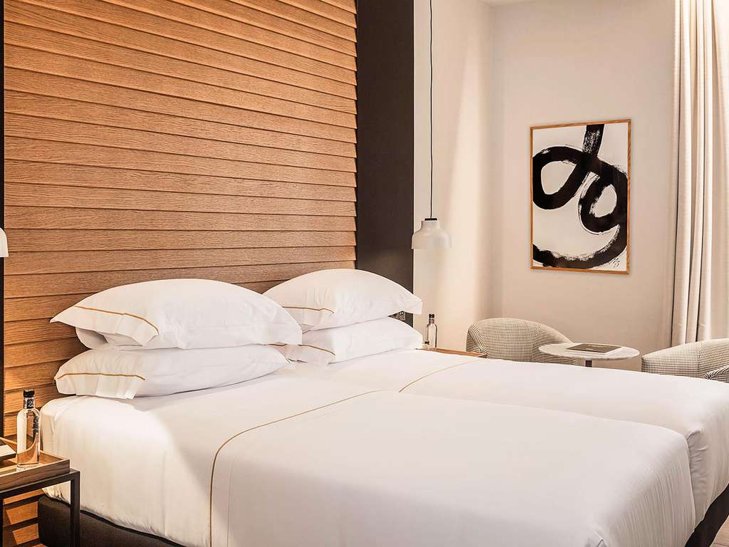 Séjournez à l'emblématique hôtel Casa Elliot, petit-déjeuner inclus, dans le centre de Barcelone. - 4* - 5
