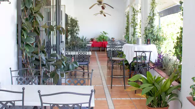 Diner romantique dans le fulgurant paysage de Grenade