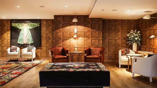 Descubre Barcelona en un moderno y centrico hotel