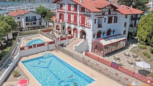 Estancia en Hendaya, a 50 metros de la playa