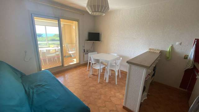 Appartement front de mer dans domaine avec piscine et tennis
