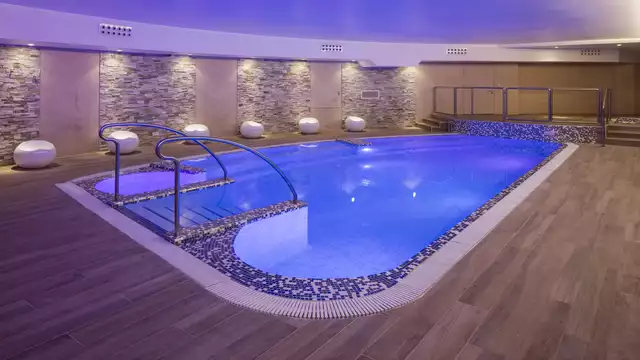 Escapade romantique avec champagne, chocolat, spa et massage à Lacanau