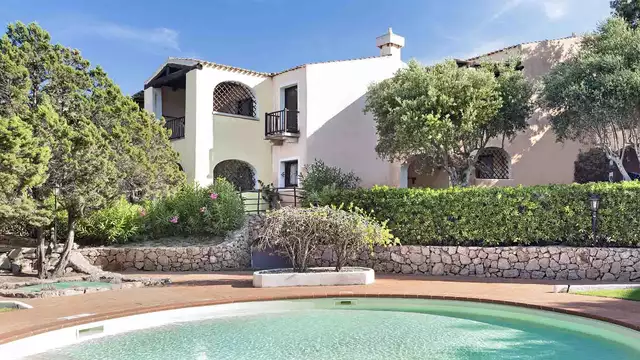 Appartement pour 4 personnes dans une station balnéaire avec piscine à Porto Cervo