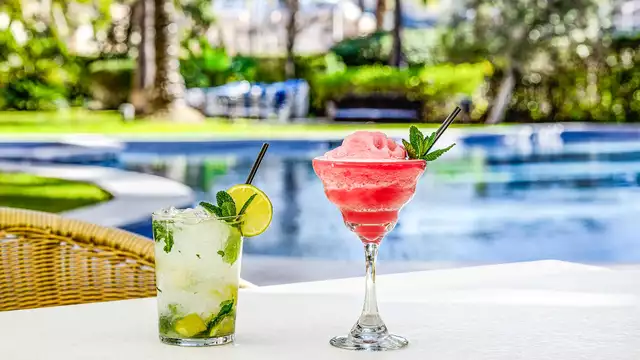 Romantiek en luxe in Denia: Junior suite met fles cava en late check-out
