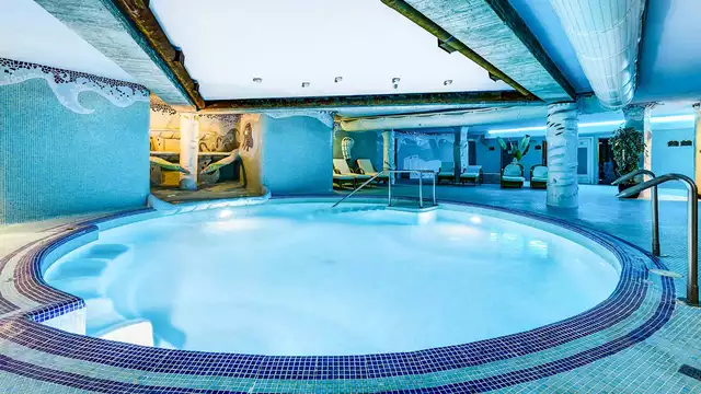 Media pensión, spa y copa de bienvenida en un 4* en Denia