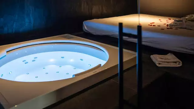 Soggiorno di lusso in un hotel elegante + 2 ore di spa privata + champagne (2 notti)