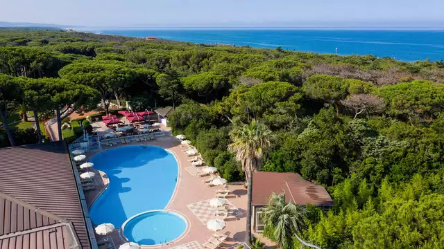 Séjour en chambre avec vue sur la mer sur la côte toscane