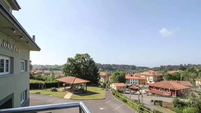 Desconecta con tu pareja en un ambiente rural en Nueva de Llanes con cena y botella de cava