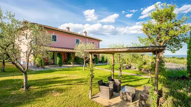 Boerderij vakantie in Toscane met zwembad, jacuzzi en wijnproeverij (7 nachten)