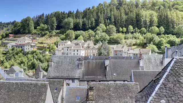 Fugue de bien-être avec spa balnéotherapie à Chaudes-Aigues