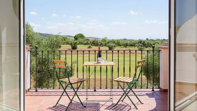 Escapada en un apartamento en Arcos de la Frontera con visita a Bodega y cata de 3 vinos