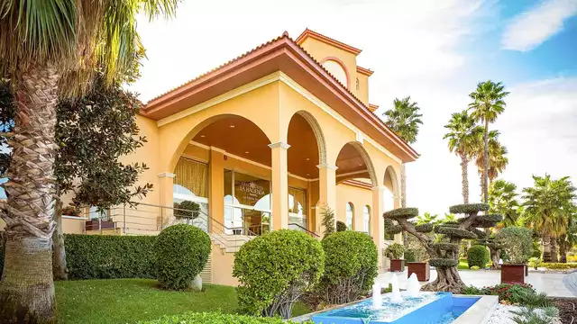 Vacaciones en pensión completa en la Pineda, al lado del mar