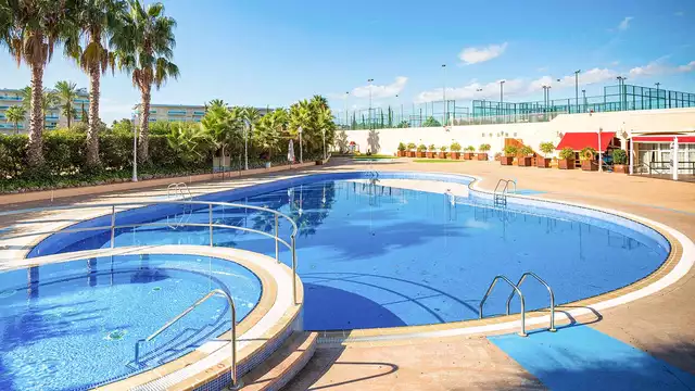 Media pensión en familia en la Costa Dorada