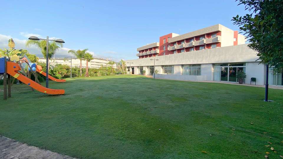 Escapada en regimen de media pension y minibar gratuito cerca de la costa de Algeciras
