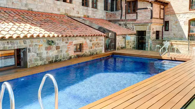 Romantisch uitje met jacuzzi op de kamer en ontbijt in Suances