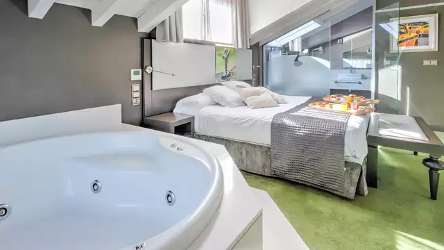 Escapada en Junior Suite con Jacuzzi privado y desayuno en Suances