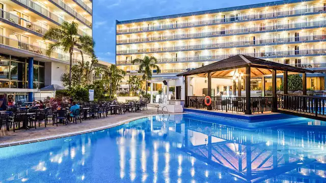 Salou en famille avec demi-pension et deux enfants inclus