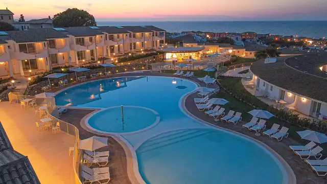 Vacaciones en Cerdeña: 7 noches en hotel y ferry con camarote desde Barcelona