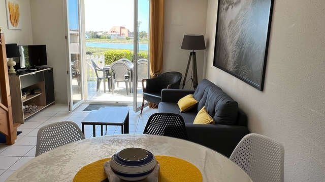 COTTAGE PIECES EN DUPLEX DANS RESIDENCE AVEC PISCINE