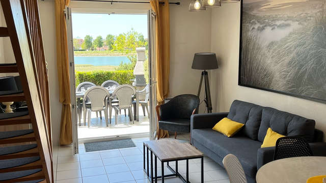 COTTAGE PIECES EN DUPLEX DANS RESIDENCE AVEC PISCINE