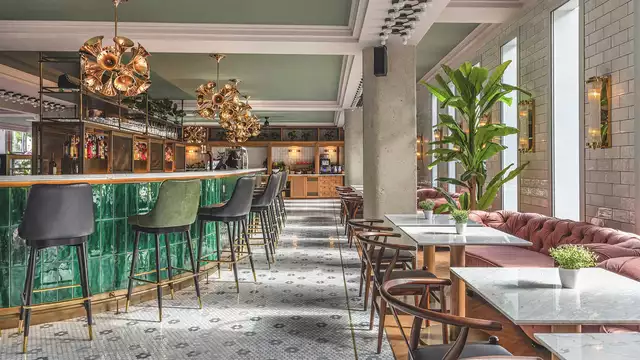 Diner sur la seine chambre Rock et hotel a l atmosphere Pop