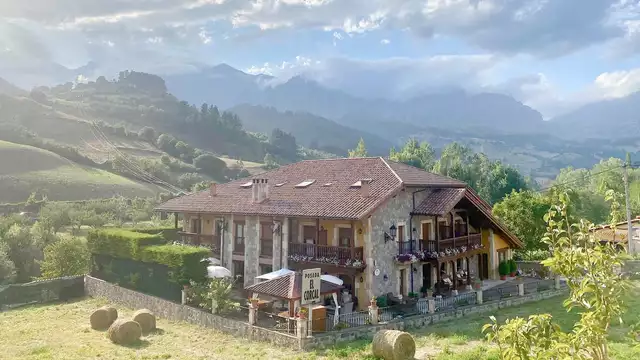 Spécial oenologie et détente avec visite d'une cave et d'une fromagerie dans les Pics d'Europe