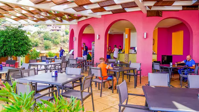 Offerta: Vacanza in famiglia in camera quadrupla in Sicilia con mezza pensione