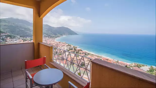 Weekend di relax in Sicilia in un hotel sul mare con mezza pensione