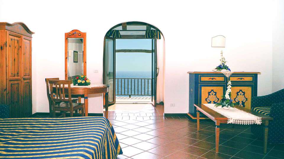 Vacanze a Stintino in appartamento per con nave Grimaldi Livorno-Olbia in cabina da notti