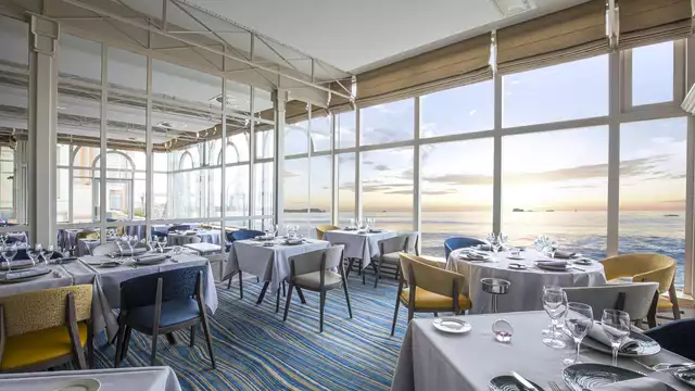 Escapada de lujo en Saint-Malo, habitación frente al mar, cena gastronómica y spa ilimitado