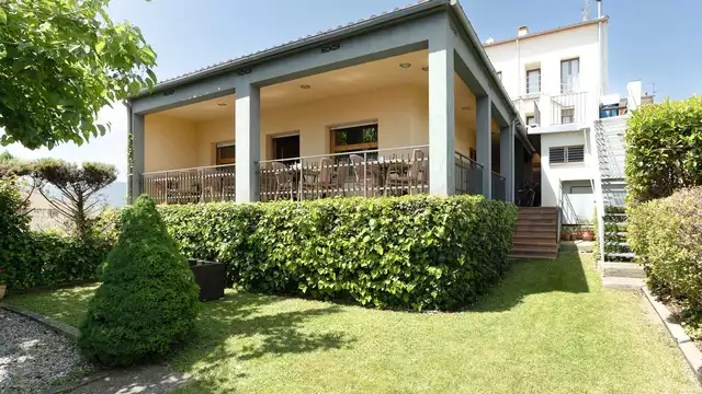 Escapada rural en Tortellà con cena en la pizzería incluida en habitación superior
