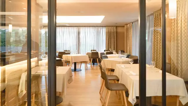 Ven a conocer la maravillosa ciudad de A Coruña en este céntrico hotel