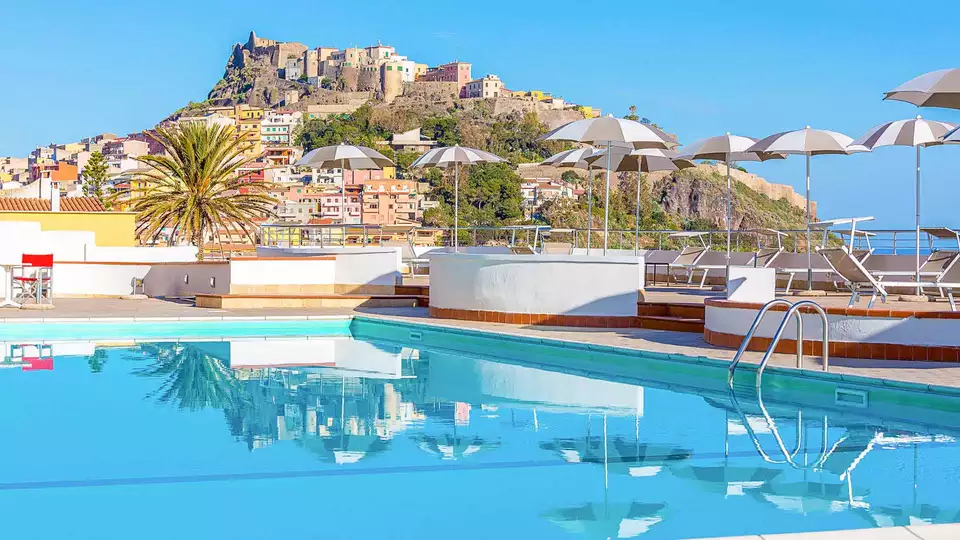 Vacanza a Castelsardo notti in hotel e traghetto da Civitavecchia a Porto Torres