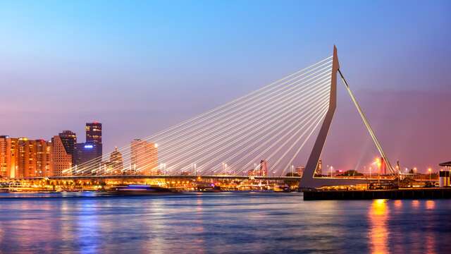 Heerlijk diner en luxe overnachting in Rotterdam