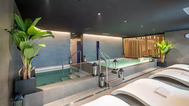 Goditi una vacanza con accesso alla spa e mezza pensione a Calella