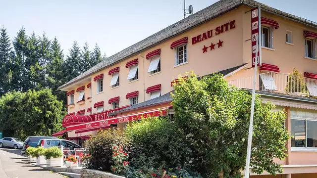 Vive un verdadero momento de relajación en Auvernia, con acceso al spa