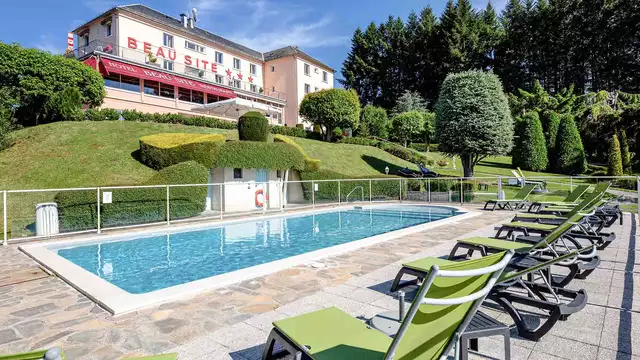 Vive un verdadero momento de relajación en Auvernia, con acceso al spa