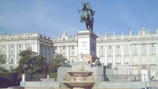 Escapada en Madrid con acceso preferente al Palacio Real