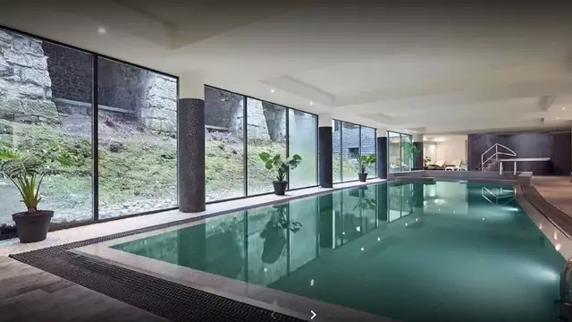 Puur genot en elegantie met massage en wellness in Luik