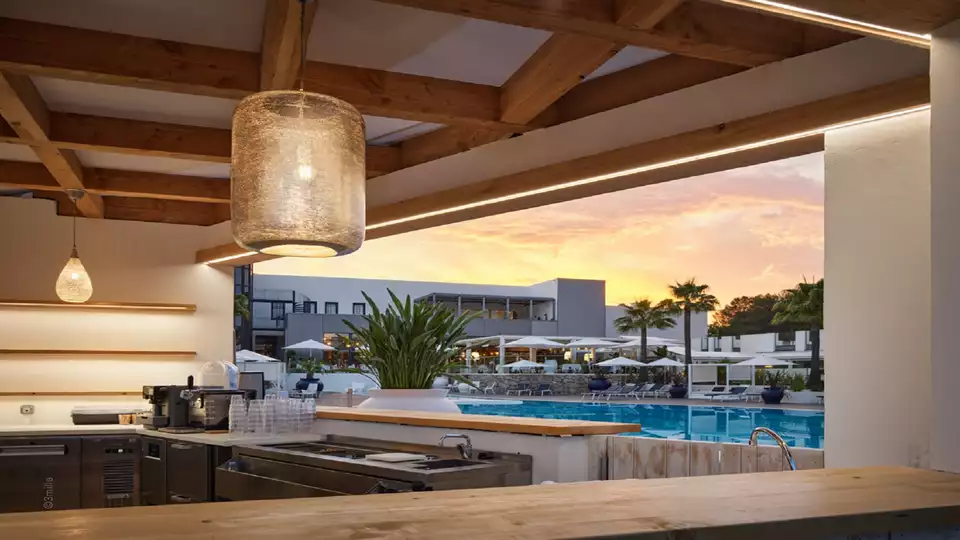 Escapade gourmande aux portes d Antibes dans un superbe hotel avec piscine