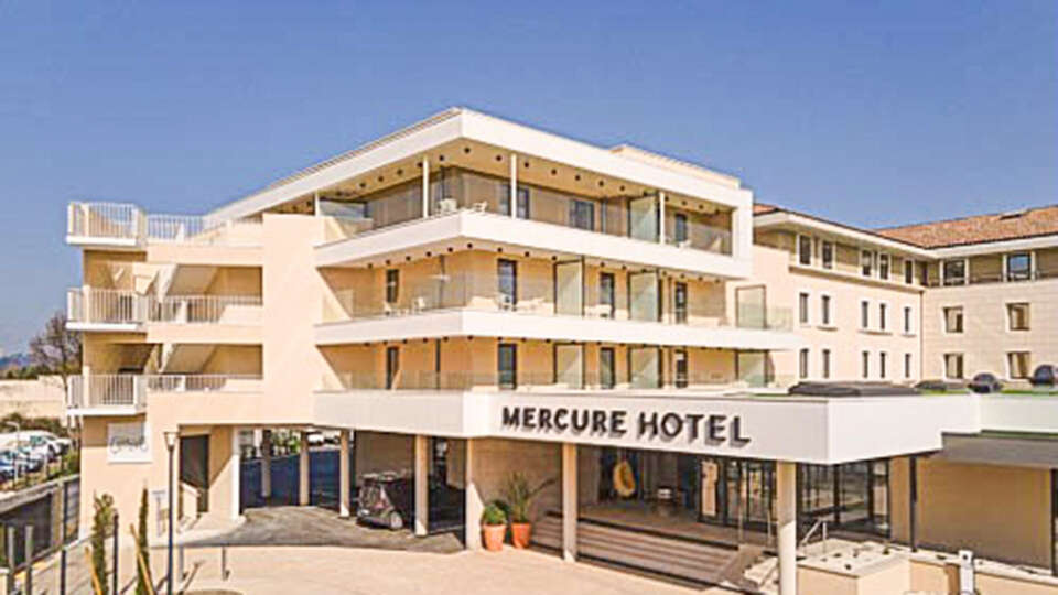 Spa et piscine extérieure à 10 minutes du centre d'Avignon