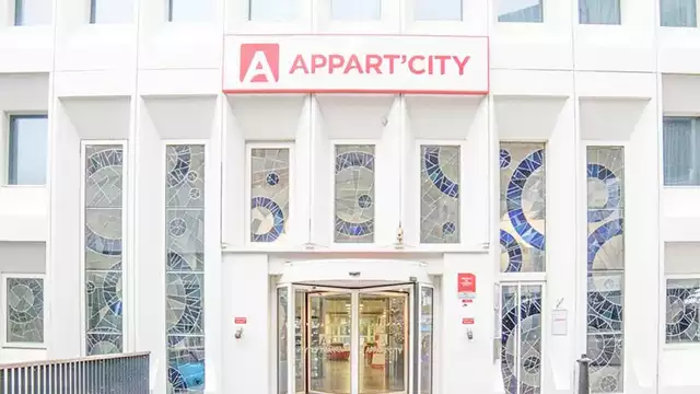 Séjour en appartement famille et entrées à l'Aquaboulevard (à 20min en voiture)