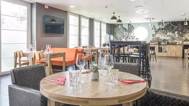 Soggiorno in monolocale con cena alle porte della “ville lumière”