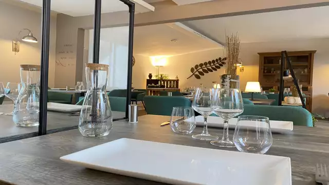 Estancia con cena de 3 platos en Locronan