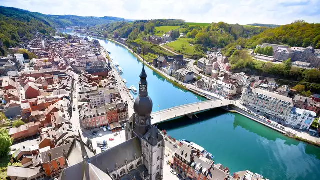 ¡Estancia romántica en la ciudad medieval de Dinan, con champán!
