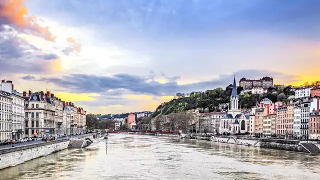 Ontspannende vakantie in Lyon met massage en toegang tot het Balicina balneotherapiecentrum