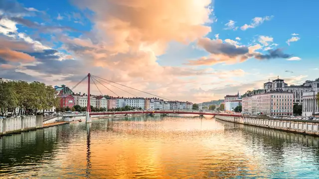 Ontspannende vakantie in Lyon met massage en toegang tot het Balicina balneotherapiecentrum