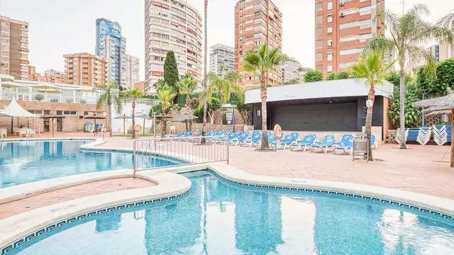 Vacanza con mezza pensione e un bambino incluso a Benidorm