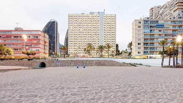 Petit-déjeuner en bord de mer à Benidorm
